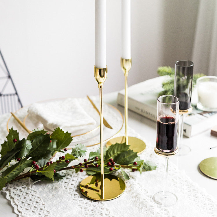 Modern Minimalist Taper Kerzenhalter Set mit polierter Metalloberfläche Brehn
