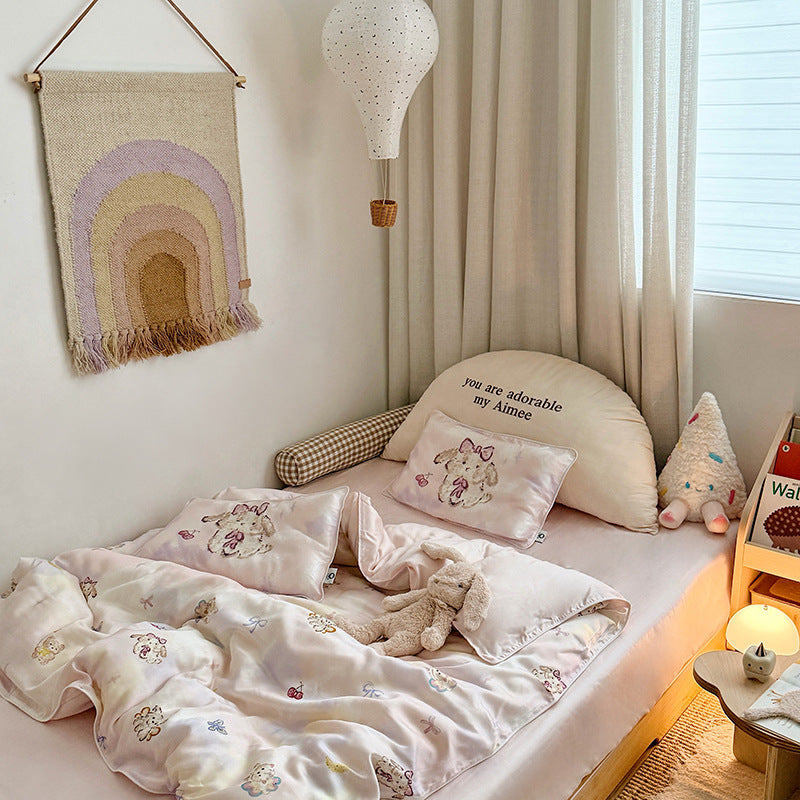 Seidiger Satin gesteppte Bettüberwurf-Set mit Cartoon-Tierdruck und passenden Kissenbezügen