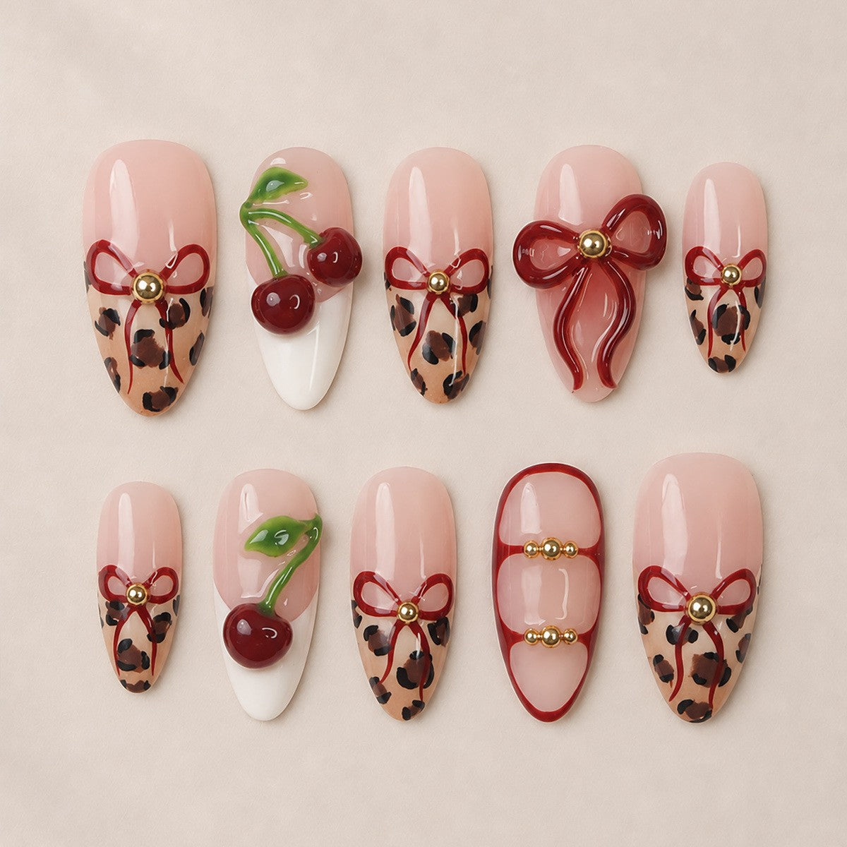 Kunstnagelset mit stilvollen floralen und animalischen Akzenten Brehn