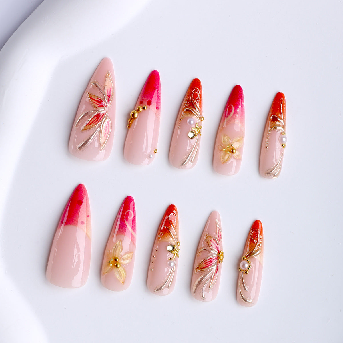 Elegante Kunstnägel mit Floralem Design Brehn
