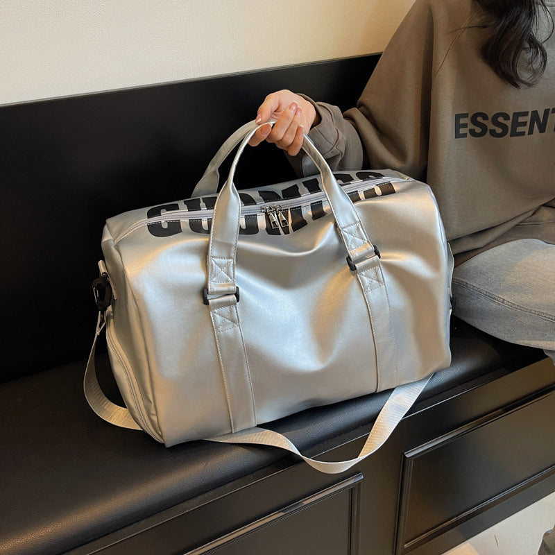 Sportliche Reisetasche Mit Geräumigem Innenfach Und Strapazierfähigem Material Brehn
