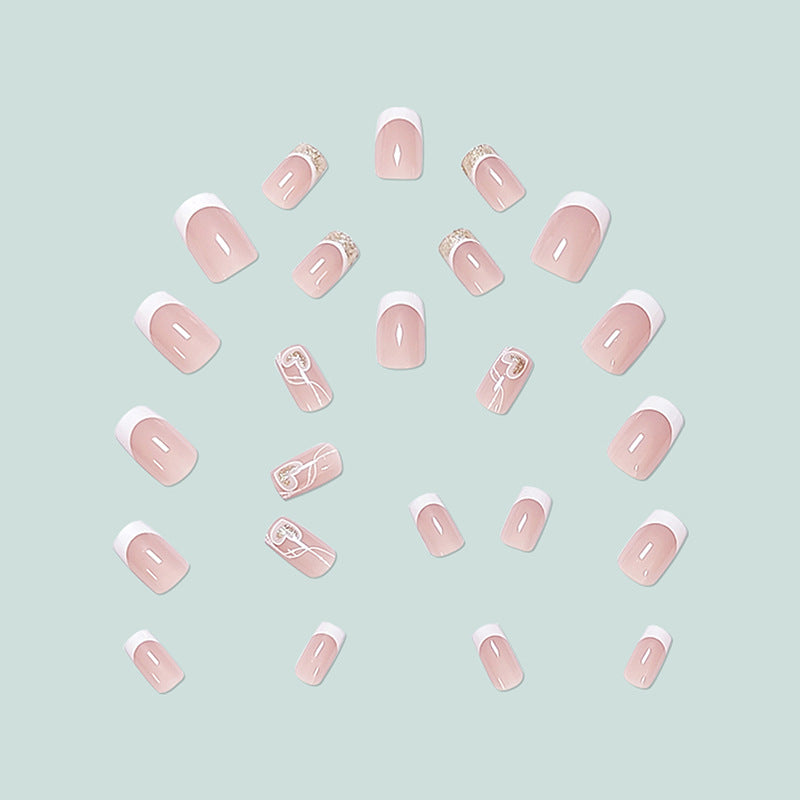 Elegante und kunstvolle French Nails Brehn