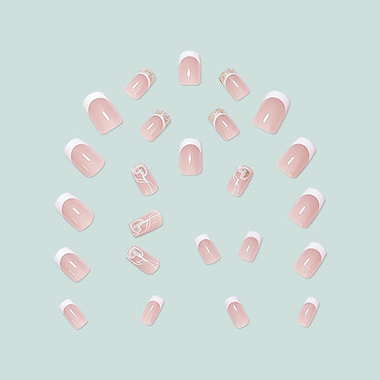 Elegante und kunstvolle French Nails Brehn