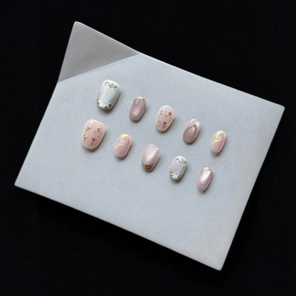 Künstlerisches Press-On Nagelkunstset mit elegantem Blumenmuster