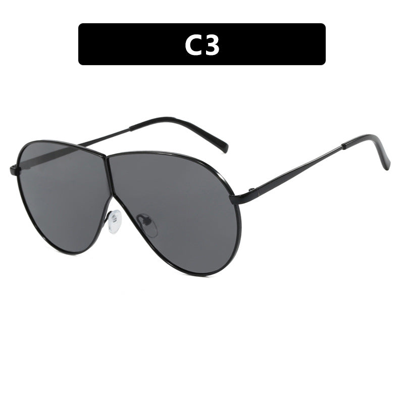 Damen Pilotensonnenbrille mit elegantem goldenen Rahmen und blauen Gläsern Brehn