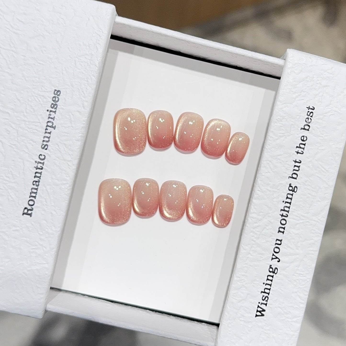 Kunstnagel Set mit Schimmernden Akzenten Brehn