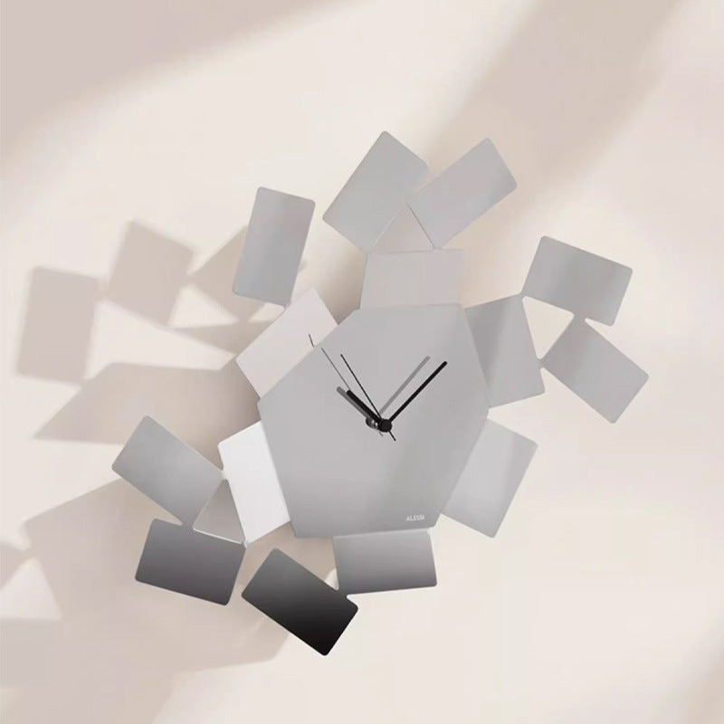 Abstrakte geometrische Wanduhr