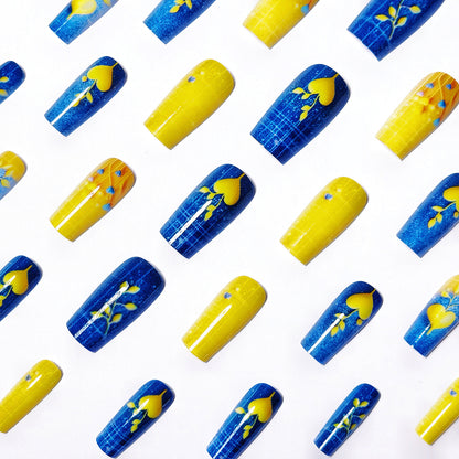 Herz-inspiriertes dekoratives Nagelkunst Brehn