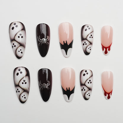Künstlerische Nagelkunst