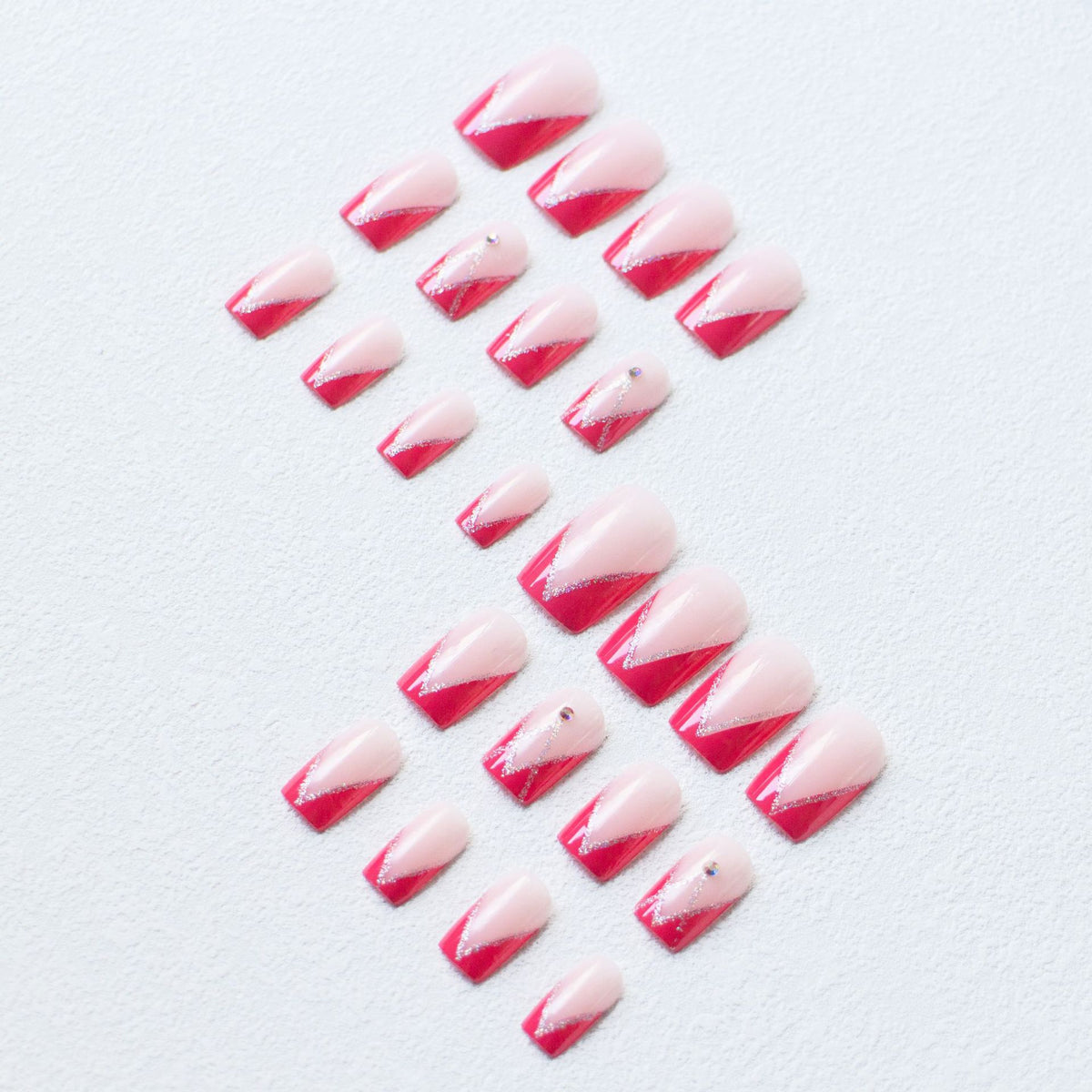 Künstlerisches French Tip Nagelset