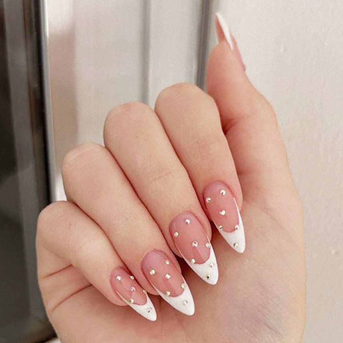 Elegante Kunstnagelspitzen im glamourösen French Design Brehn