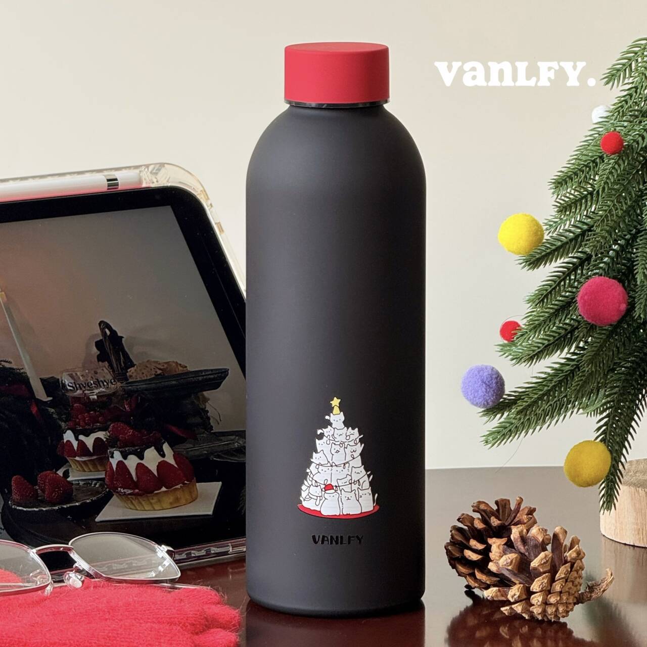 Damen Isoliertrinkflasche mit fröhlichem Hello Kitty Motiv Brehn