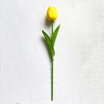 Realistischer Falscher Tulpenstängel