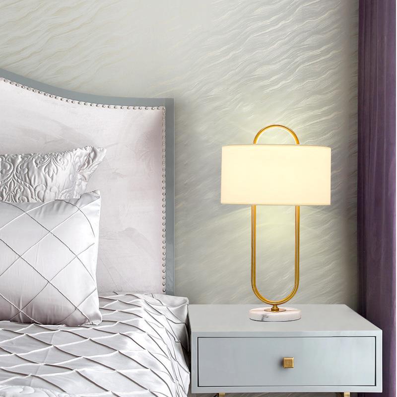 Elegante skulpturale Tischlampe mit Marmorbasis