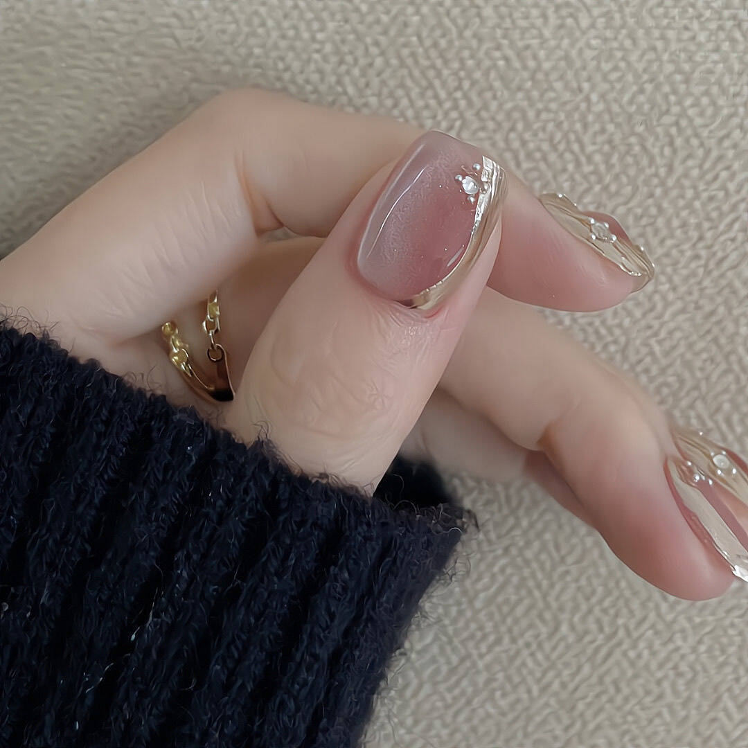 Elegante Press-On Nagelkunst Erweiterungen Brehn