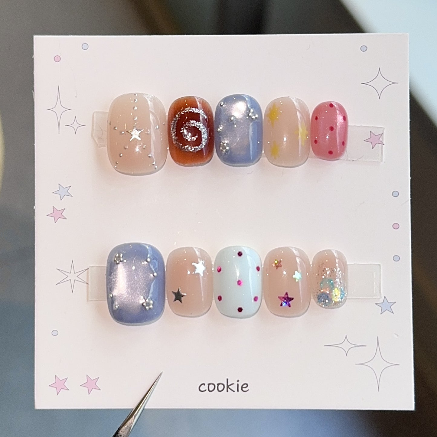 Kreative Kunstnägel mit Funkelnden Sternenmotiven Brehn