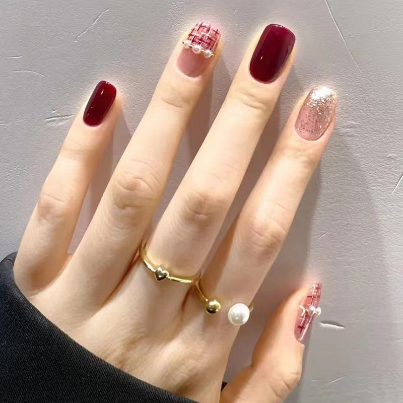 Kunstvoll gestaltete Nagelkunst Brehn
