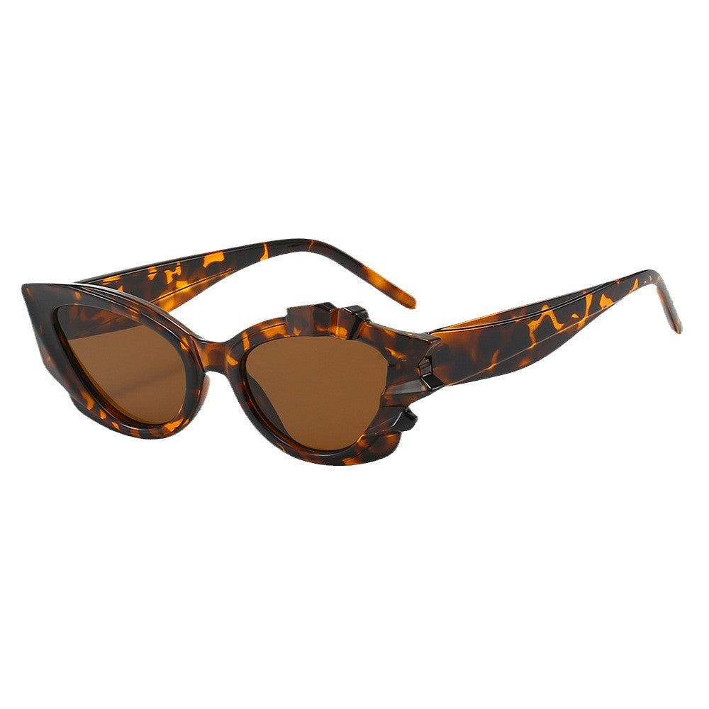 Damen Cat-Eye Sonnenbrille mit auffälligem Blütenrahmen Brehn