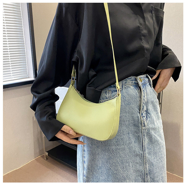 Elegante Handtasche Im Geschwungenen Design Brehn