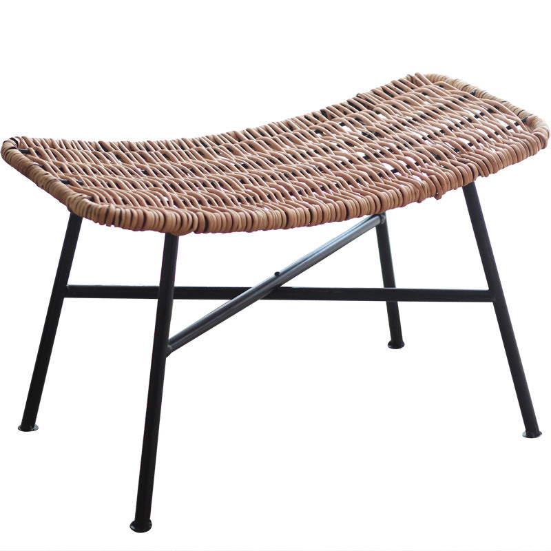 Moderner Hocker aus geflochtenem Rattan Brehn