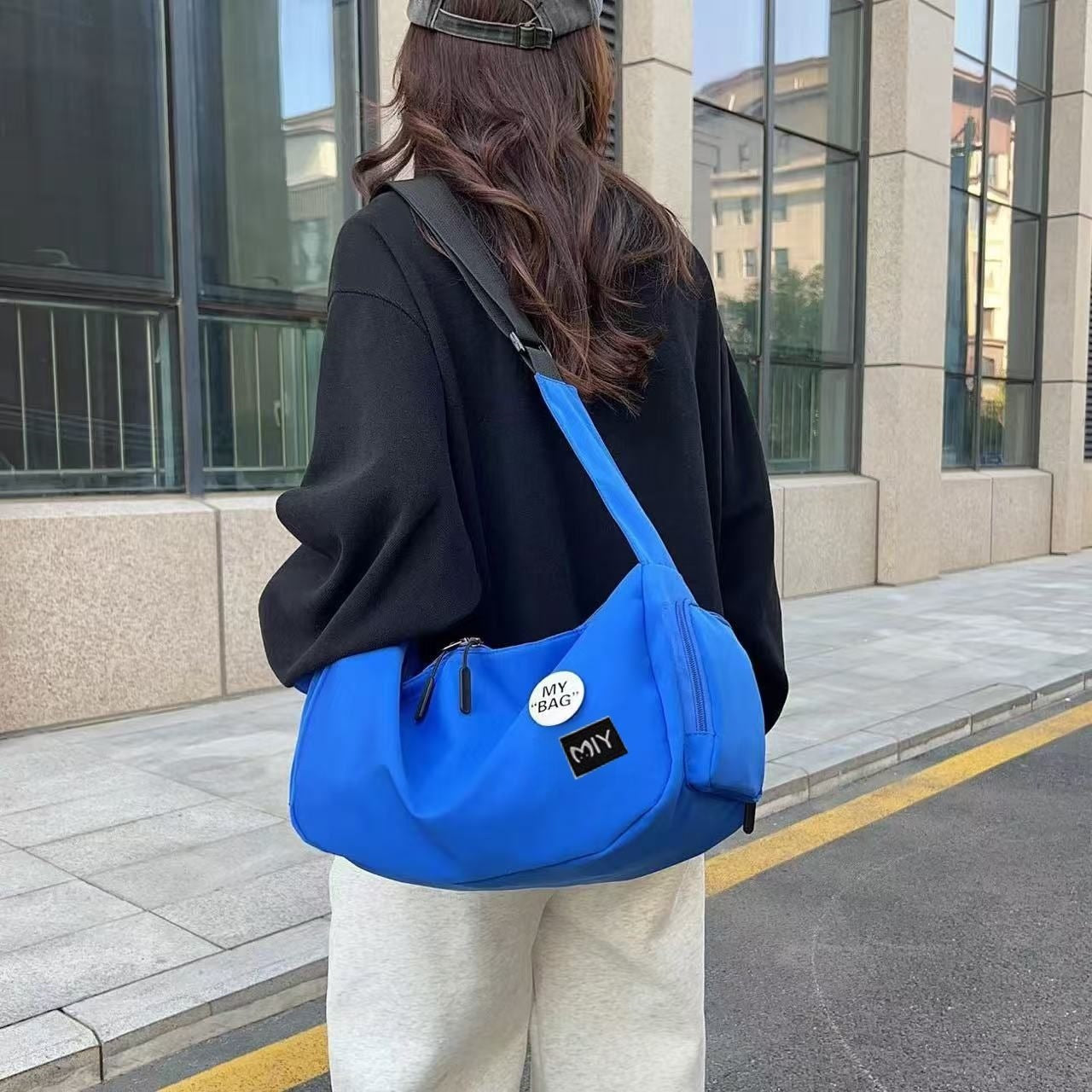 Schultertasche Mit Praktischen Fächern Brehn