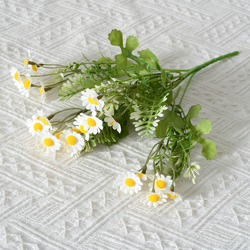 Realistischer Miniatur Blumenstrauß