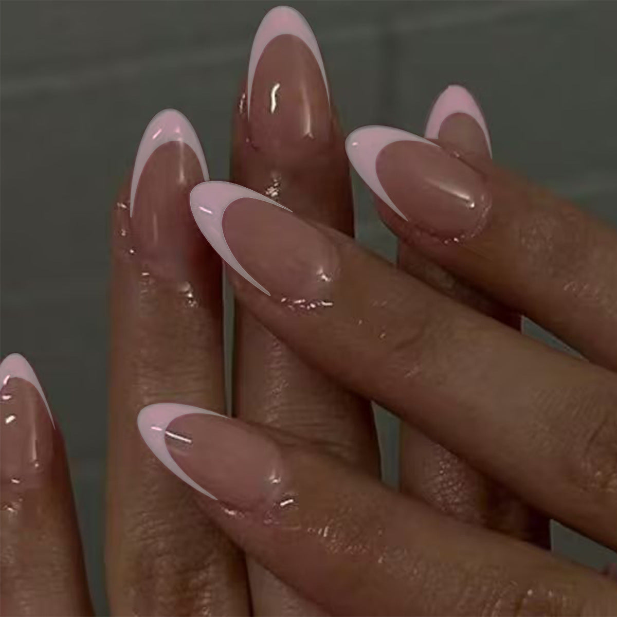 Elegante French Tip Press-On Nagelverlängerungen Brehn