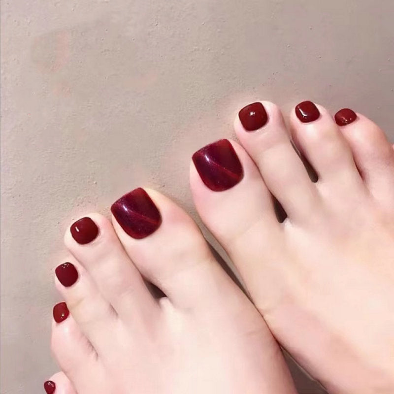 Kunstfußnägel mit elegantem Glanz Brehn