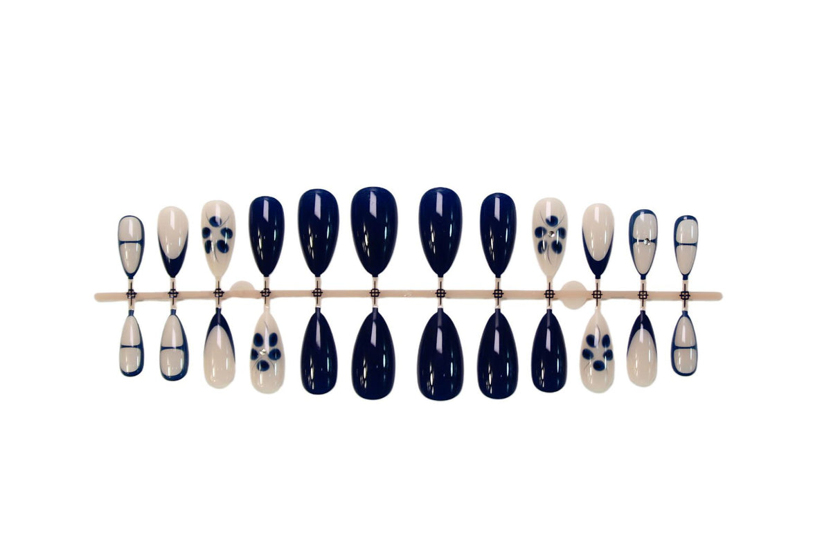 Kunstnagelset mit eleganten akzentuierten Designs Brehn
