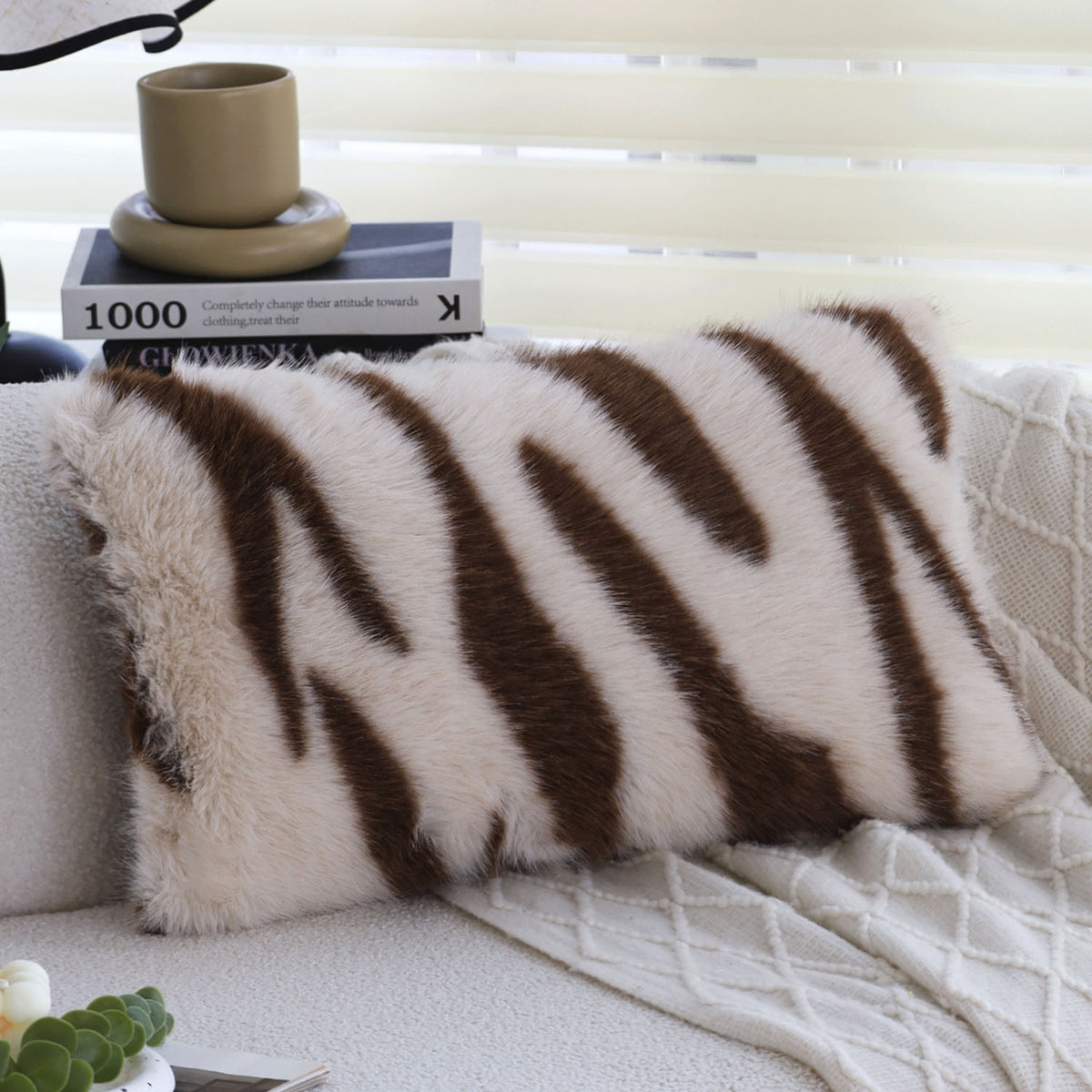 Kunstfell-Zierkissen mit Zebra-Print und extraweichem Flor Brehn