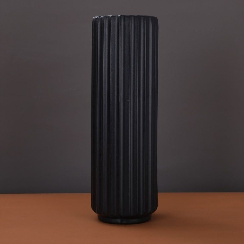 Hohe vertikale gerippte dekorative Vase Brehn