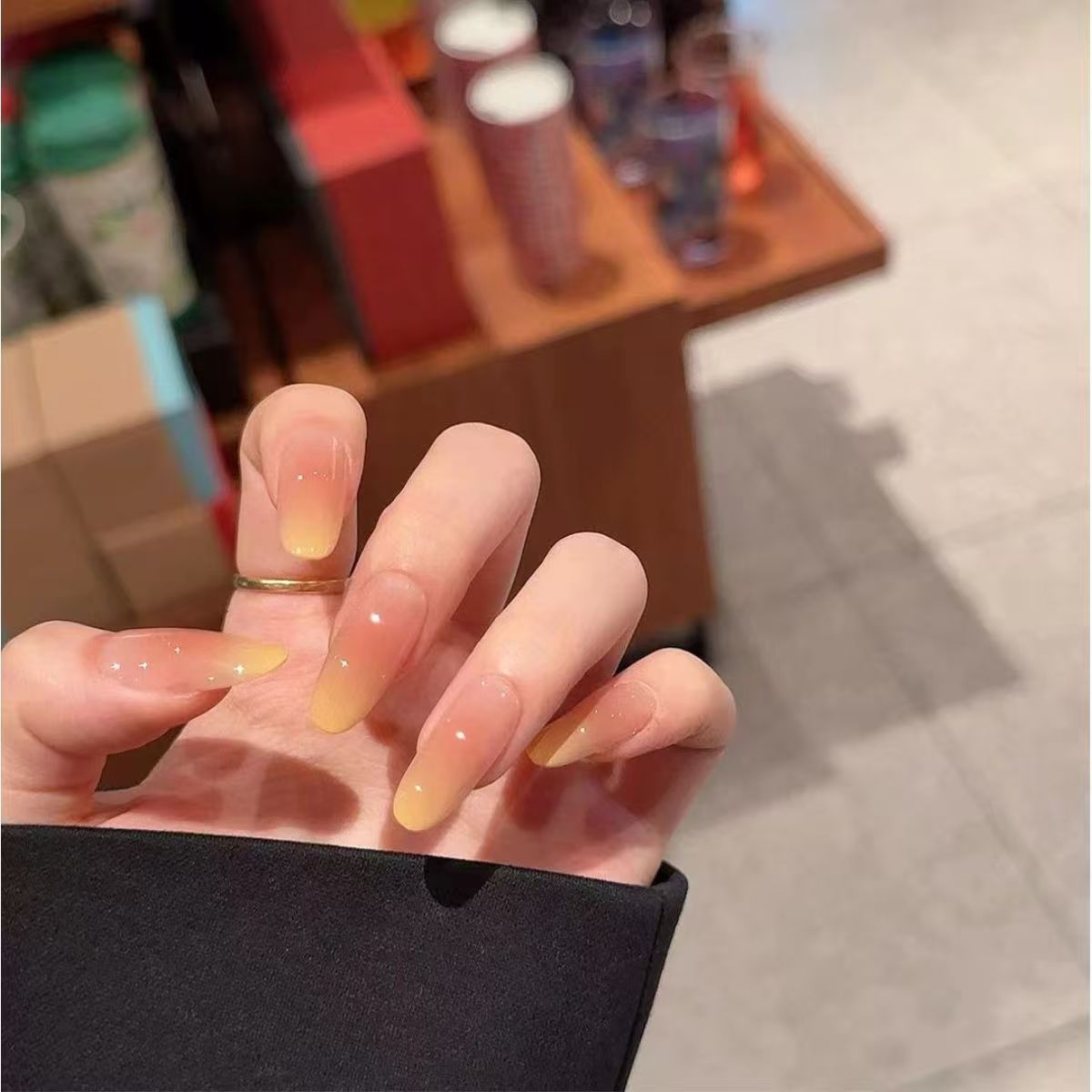 Kunstnägel Im Eleganten Ombre-Stil Brehn