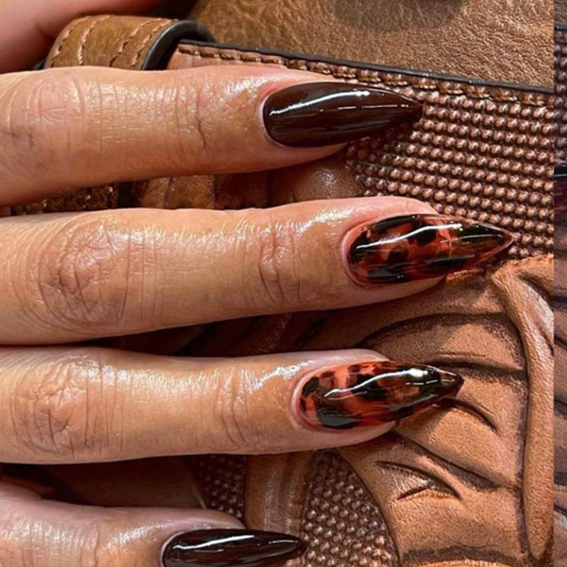 Kunstnägel mit elegantem Leoparden- und Glitzer-Design Brehn
