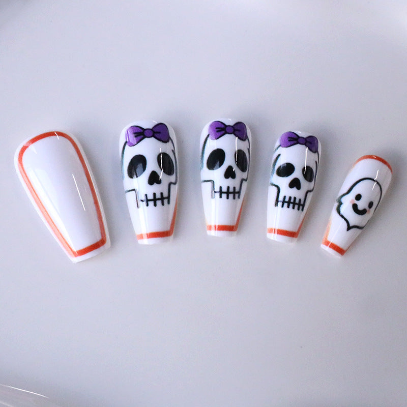 Künstlerische Halloween-Themen-Nagelverlängerungen Brehn