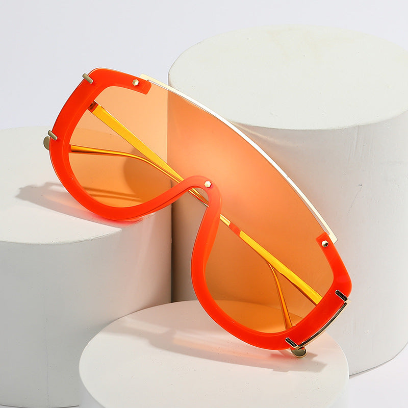 Modebewusste futuristische Schild-Sonnenbrille Brehn