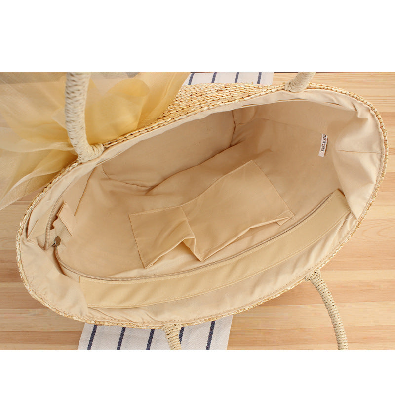 Elegante Strohtasche mit Floralen Akzenten Brehn
