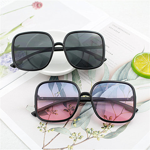Damen quadratische Designerbrille mit modernem Muster Brehn