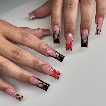 Kreatives Florales Design Nagelkunst Verlängerungen Brehn