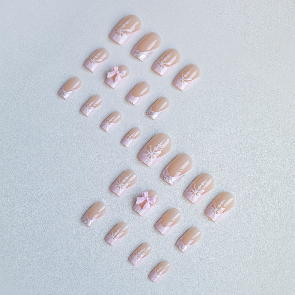 Künstlerisches zierliches florales Nageldesign-Kit