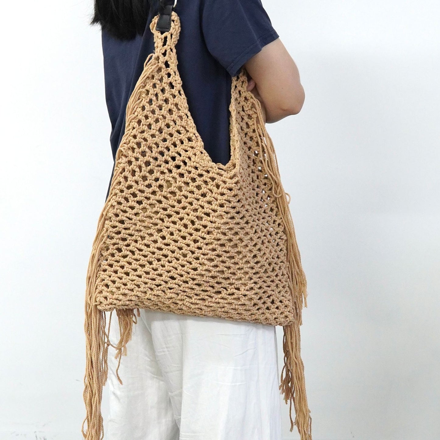 Strukturierte Strandtasche mit Fransigen Details Brehn