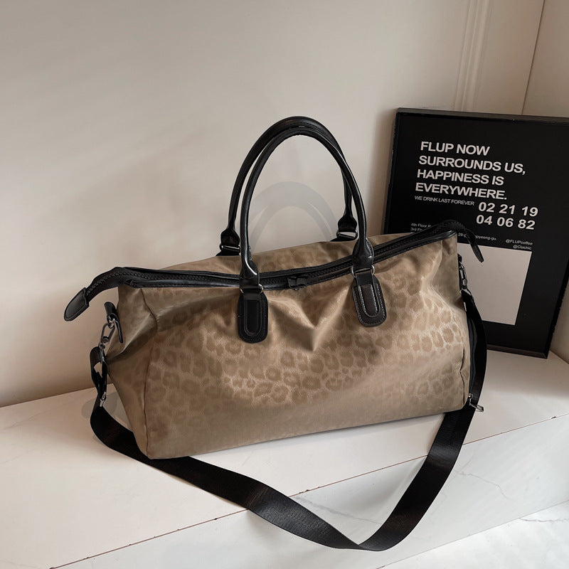 Elegante Reisetasche mit Innovativem Leopardenmuster Brehn
