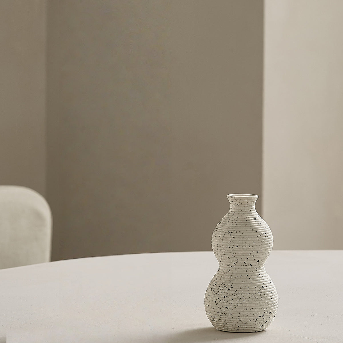 Elegante und Kunstvolle Keramikvase Brehn
