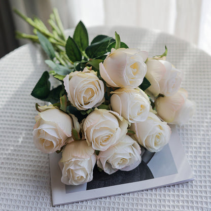Künstlicher Rosenstrauß