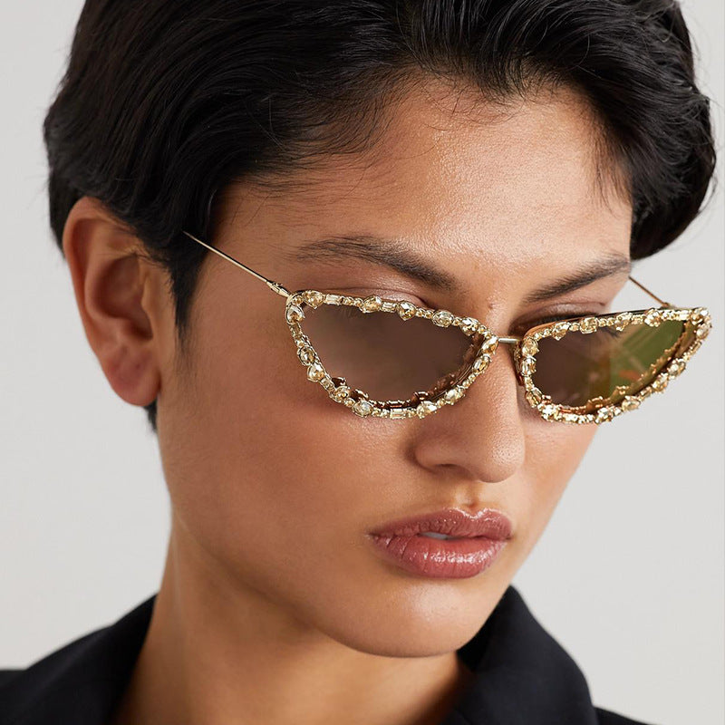 Damen elegante Cat-Eye Sonnenbrille mit glamoröser Steinvorrichtung Brehn