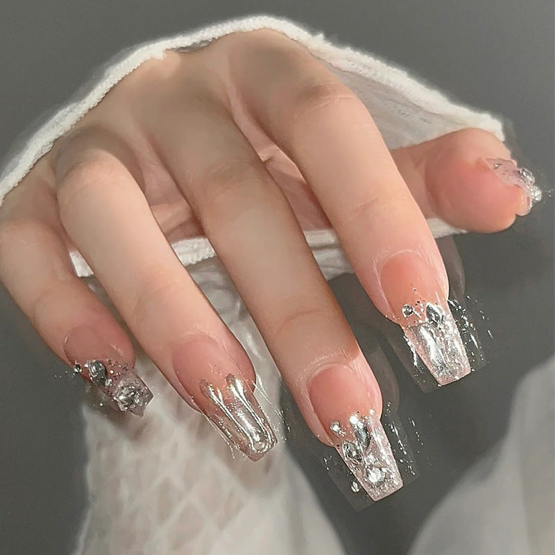 Dekorative Stiletto Press-On Nägel mit Edelstein-Akzenten Brehn