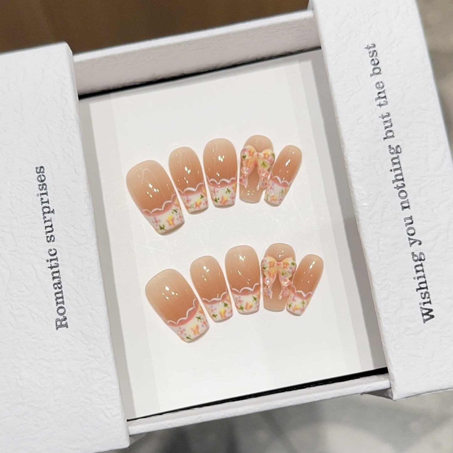 Künstliche Nagelspitzen mit Romantischen Blumendesigns Brehn