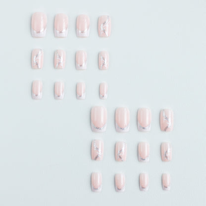 Elegantes florales Acryl-Nageldesign