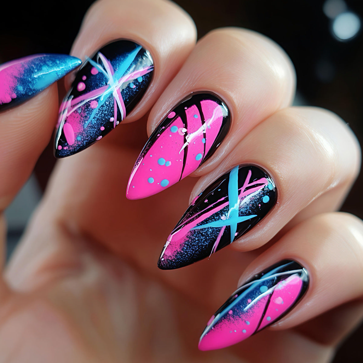 Kunstnägel mit Geometrischem Glamour-Design Brehn