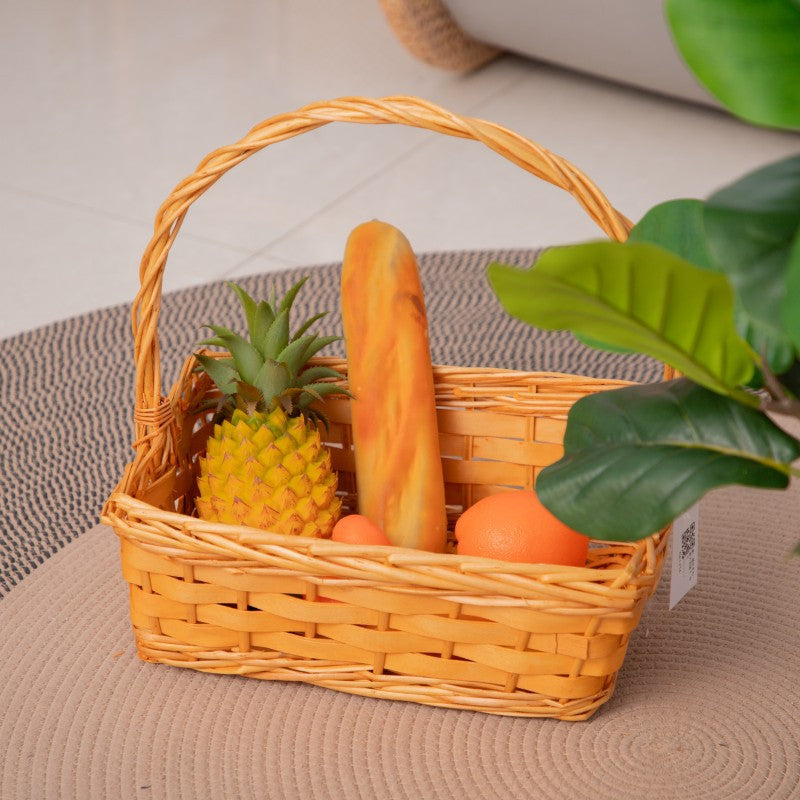 Handgefertigter Korb aus natürlichem Rattan