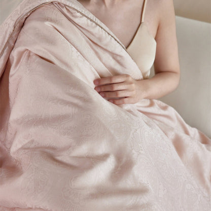 Microfaser-Steppbett mit Paisley-Jacquard-Bezug und temperaturausgleichender Füllung